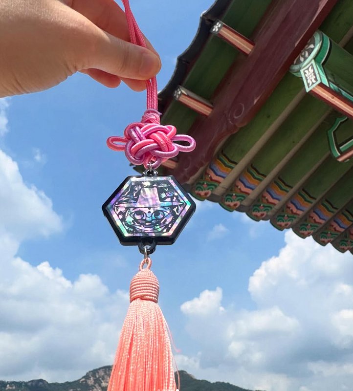 Heemuse Traditional Korean Norigae - Tiger and Magpie Mother-of-Pearl Keyring(Pink)