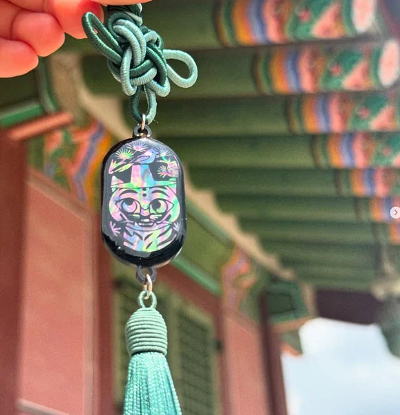 (Heemuse)Traditional Korean Norigae - Tiger and Magpie Mother-of-Pearl Keyring (Jade)